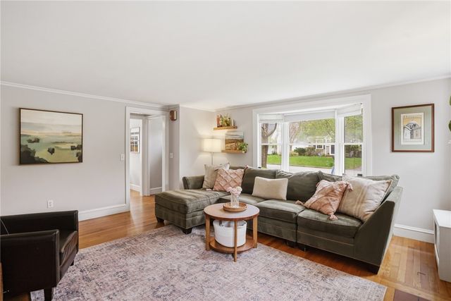 19 Salisbury Road, Barrington, RI 02806