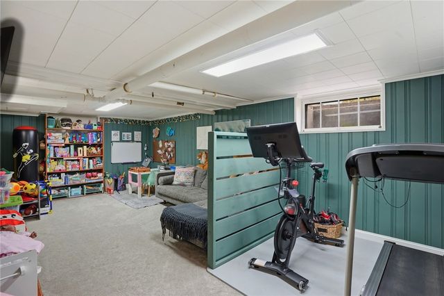 19 Salisbury Road, Barrington, RI 02806