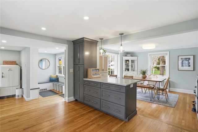 19 Salisbury Road, Barrington, RI 02806