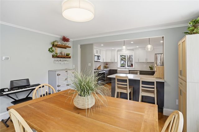 19 Salisbury Road, Barrington, RI 02806