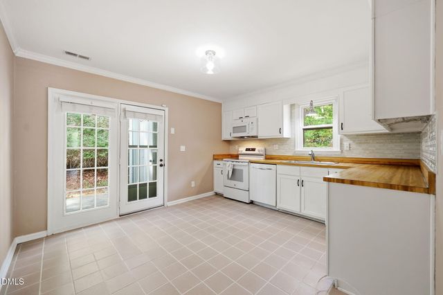 8015 Brown Bark Place, Raleigh, NC 27615