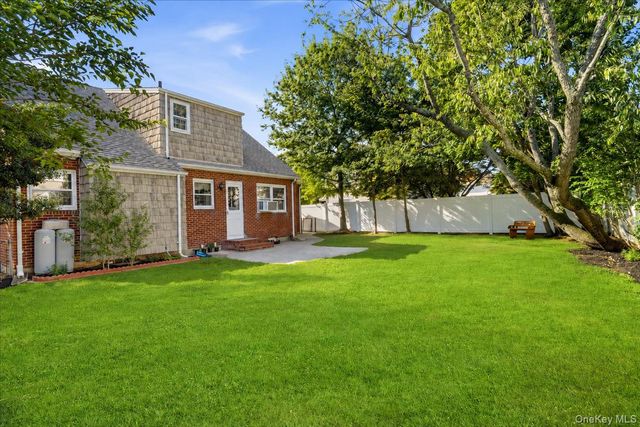 68 Roy Avenue, Massapequa, NY 11758