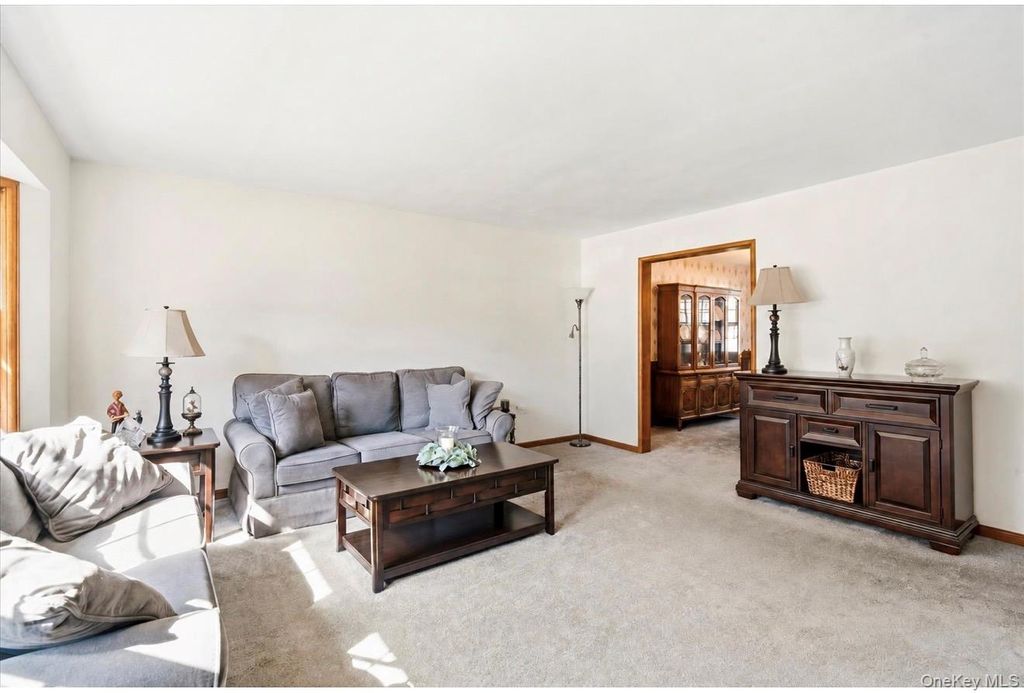 68 Roy Avenue, Massapequa, NY 11758 — photo 3