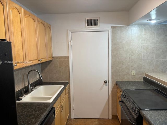 2319 N Congress Ave 14, Boynton Beach, FL 33426