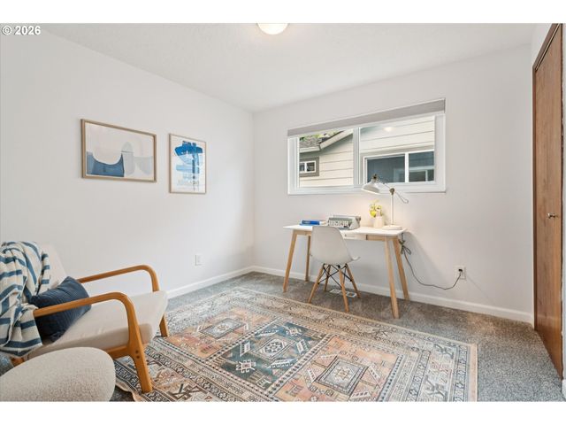 868 Sw TROY St, Portland, OR 97219