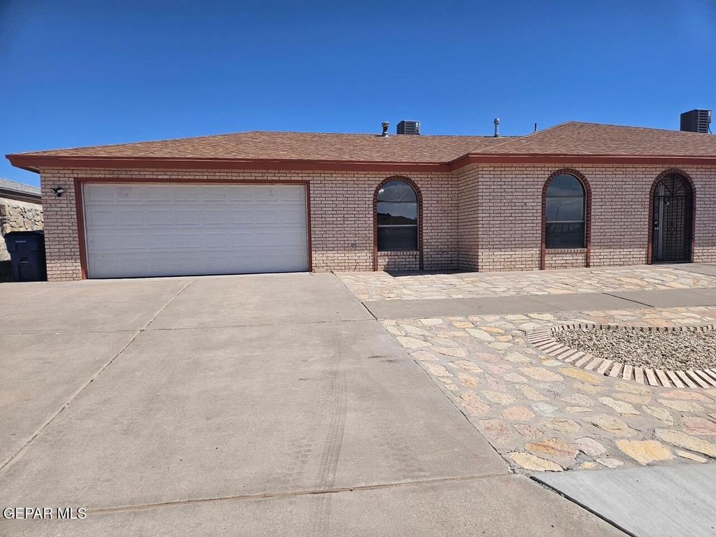 4531 C J LEVAN Court, El Paso, TX 79924