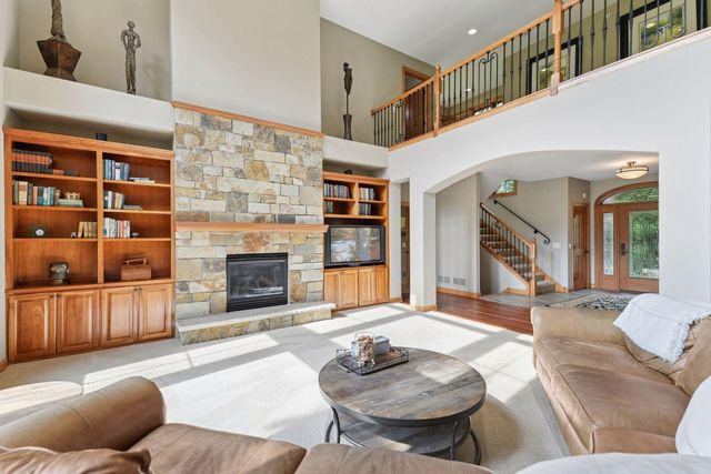 6065 Apple Road, Excelsior, MN 55331