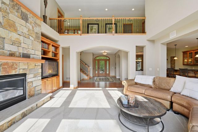 6065 Apple Road, Excelsior, MN 55331
