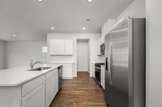 1510 Mountain View Dr, Lebanon, TN 37090