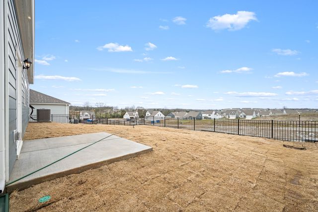 1510 Mountain View Dr, Lebanon, TN 37090