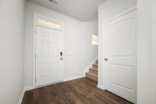 1510 Mountain View Dr, Lebanon, TN 37090