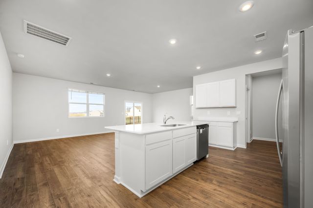 1510 Mountain View Dr, Lebanon, TN 37090