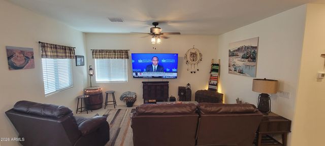 150 W SEVEN SEAS Drive, Casa Grande, AZ 85122