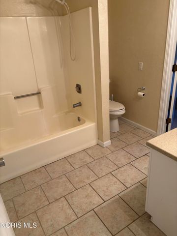 2552 Plum Leaf Lane, Toledo, OH 43614