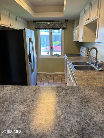 2552 Plum Leaf Lane, Toledo, OH 43614
