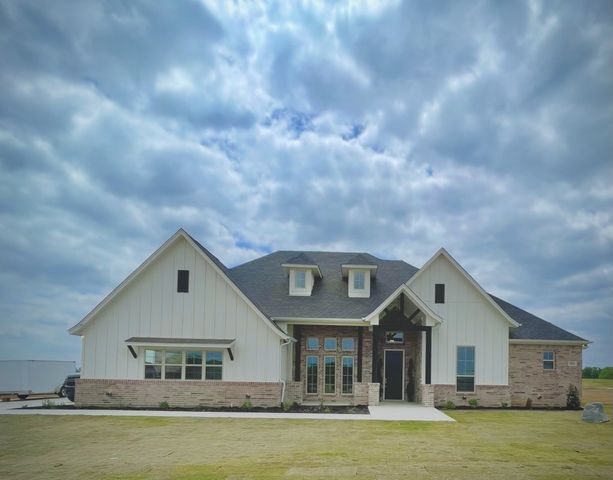 821 Williamson Road, Granbury, TX 76048