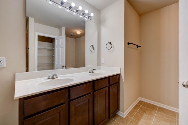 654 Pemberton Dr, Lebanon, TN 37087