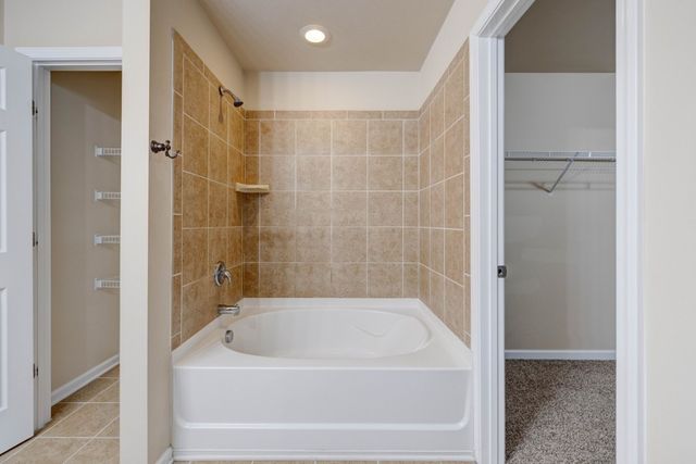 654 Pemberton Dr, Lebanon, TN 37087