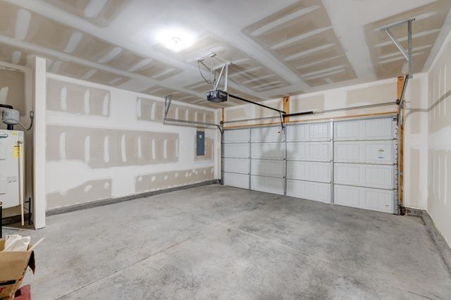 654 Pemberton Dr, Lebanon, TN 37087