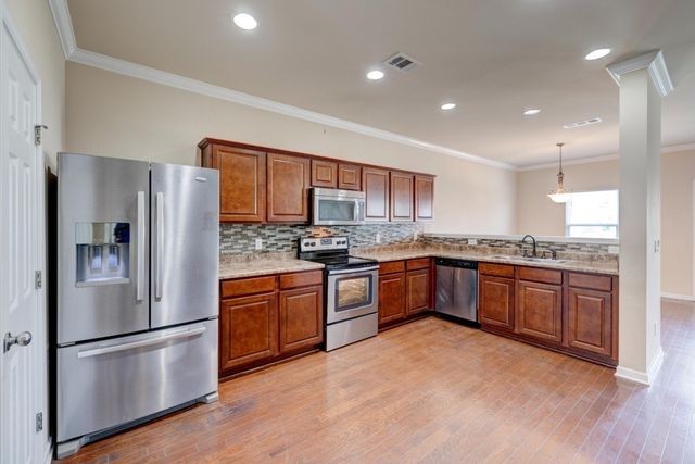 654 Pemberton Dr, Lebanon, TN 37087