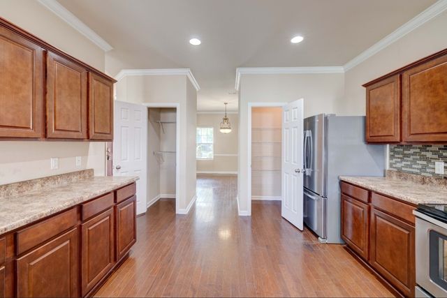 654 Pemberton Dr, Lebanon, TN 37087