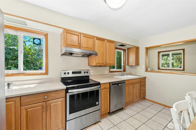 12647 2nd Avenue S, Burien, WA 98168