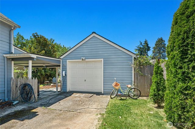 12647 2nd Avenue S, Burien, WA 98168