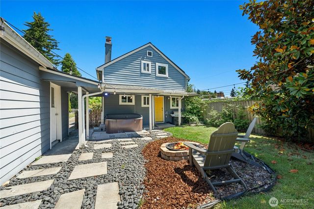12647 2nd Avenue S, Burien, WA 98168