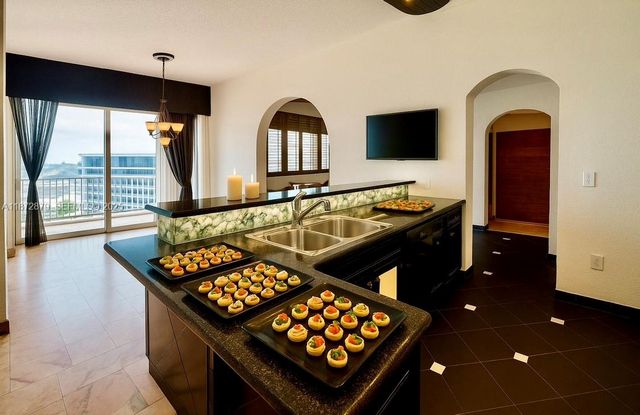 18071 Biscayne Boulevard PH04 PH03, Aventura, FL 33160