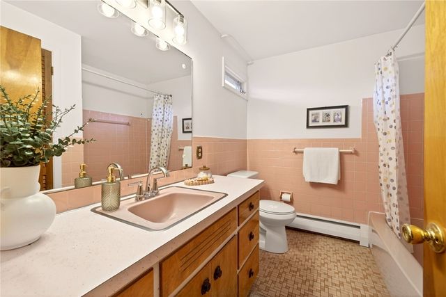 25 Andrea Lane, Irondequoit, NY 14609