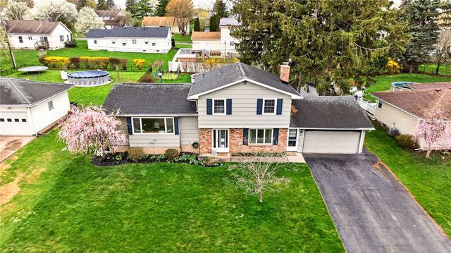 25 Andrea Lane, Irondequoit, NY 14609