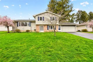 25 Andrea Lane, Irondequoit, NY 14609