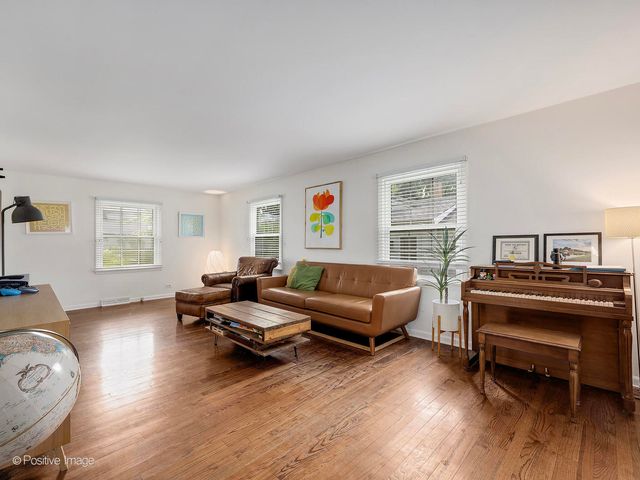 1216 Suffolk Street, Naperville, IL 60563