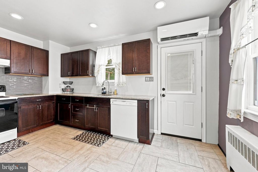 223 SWARTHMORE AVE, FOLSOM, PA 19033 — photo 5