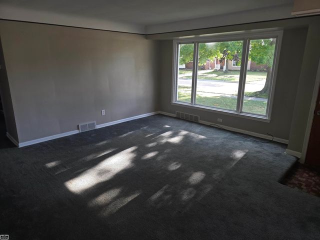 28830 Garfield Street, Roseville, MI 48066