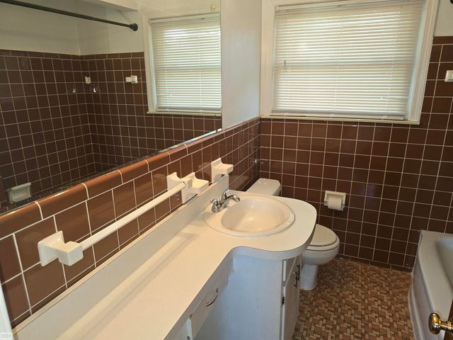 28830 Garfield Street, Roseville, MI 48066