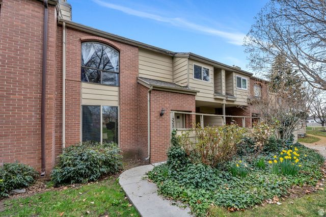 3221 SHADOWBROOK CIR, Provo, UT 84604