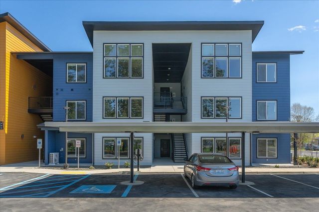 505 E Hawthorne Rd, Spokane, WA 99218