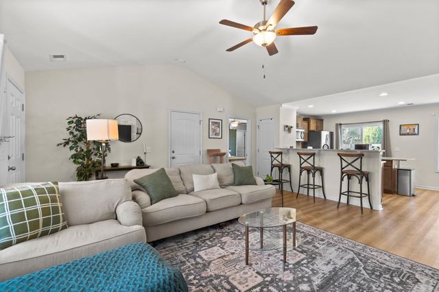 116 Kingston Bluff Dr., Longs, SC 29568