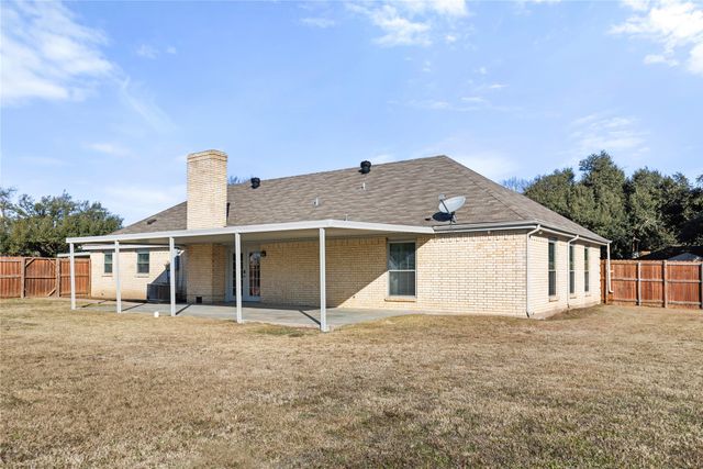 1000 La Villeta Street, Mexia, TX 76667