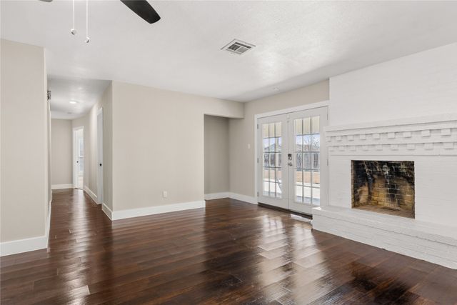 1000 La Villeta Street, Mexia, TX 76667