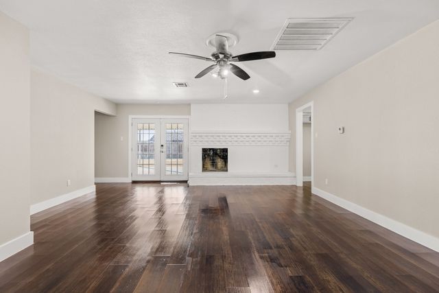 1000 La Villeta Street, Mexia, TX 76667