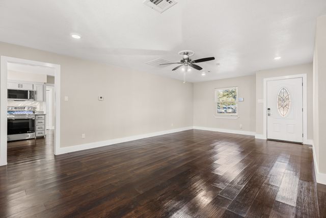 1000 La Villeta Street, Mexia, TX 76667