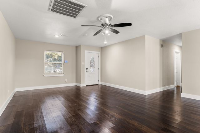 1000 La Villeta Street, Mexia, TX 76667