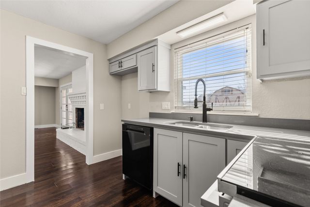 1000 La Villeta Street, Mexia, TX 76667