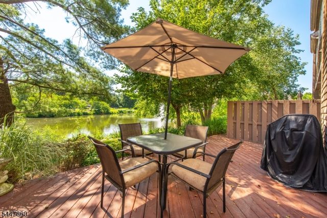 39 Chelsea Ct, Madison Boro, NJ 07940