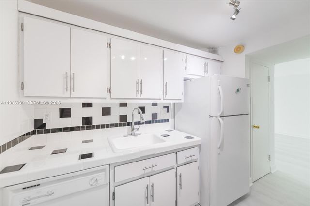 1865 N 79th St Cswy 5H, North Bay Village, FL 33141