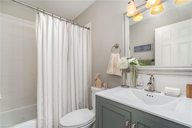 1160 Sarah Jean CIR D204, Naples, FL 34110