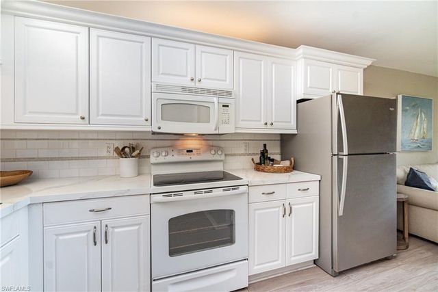 1160 Sarah Jean CIR D204, Naples, FL 34110