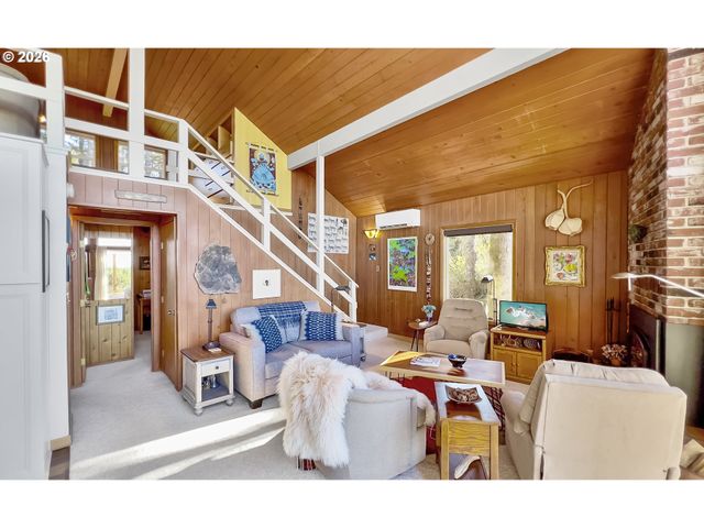 3413 Nw HIDDEN LAKE Dr, Waldport, OR 97394